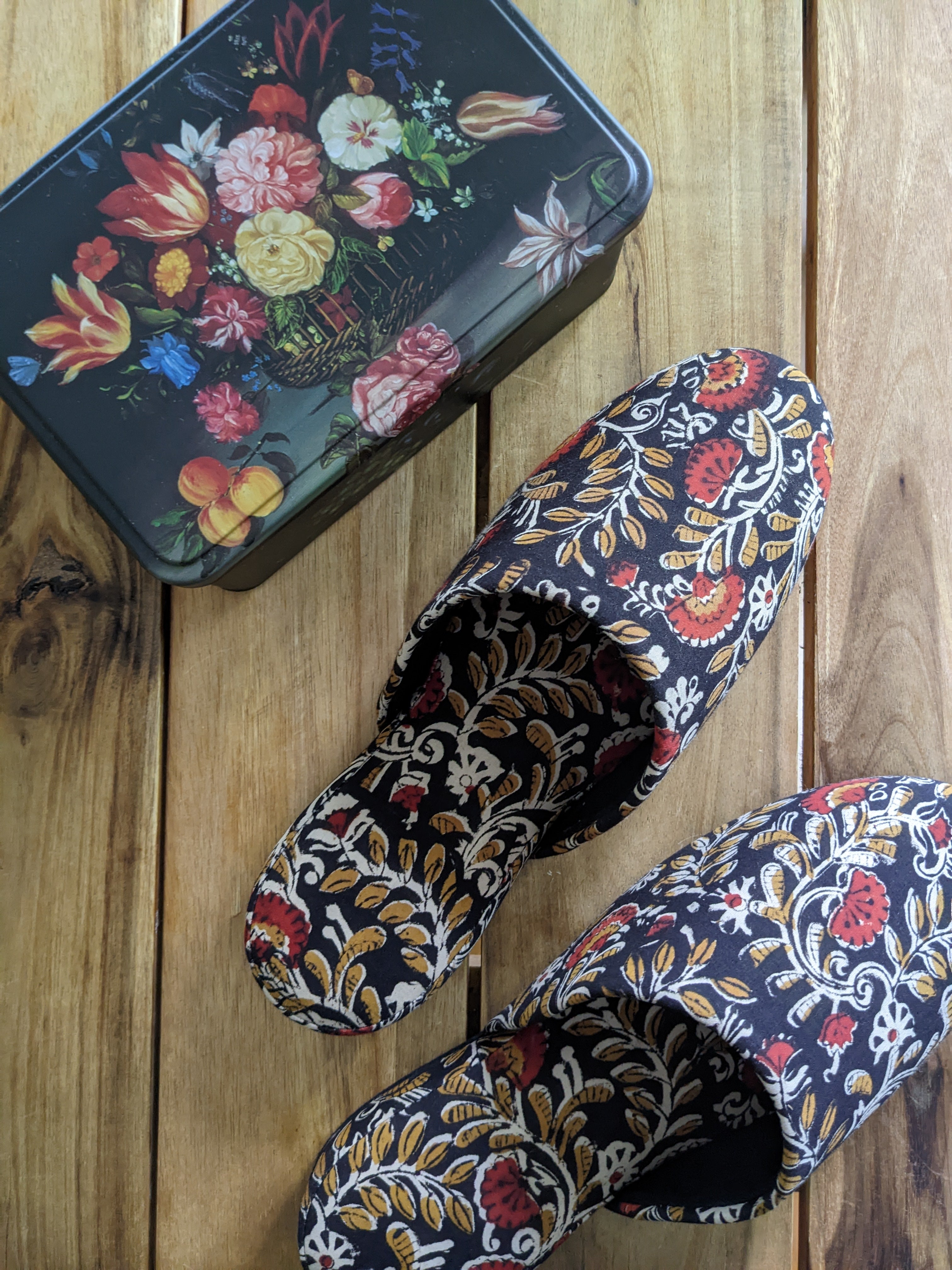 Medium Block Printing Flowers Mix Slippers